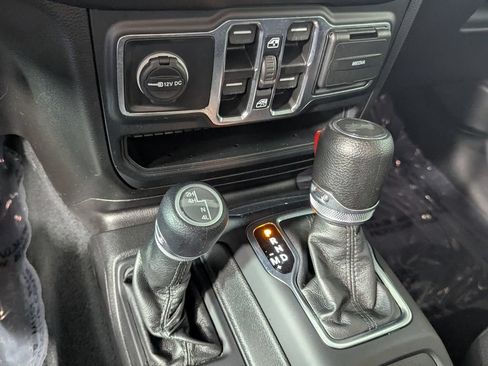 Used 2022 Jeep Wrangler Unlimited Sport w/ Sun And Sound Package AWD/4WD image 22