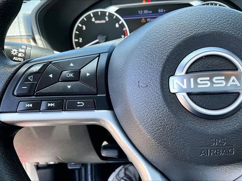 Used 2024 Nissan Altima 2.5 SV FWD image 23