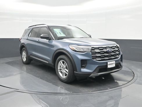 New 2025 Ford Explorer Active image 8