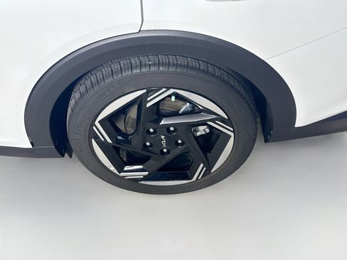Used 2025 Kia K4 EX FWD image 35