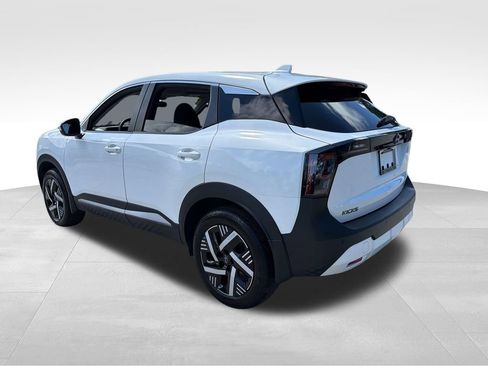 Used 2025 Nissan Kicks SV FWD image 5