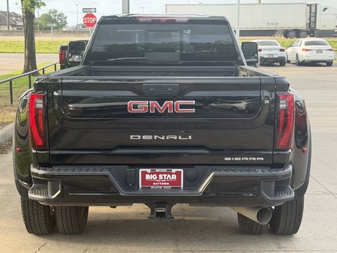 Used 2025 GMC Sierra 3500 Denali AWD/4WD image 8