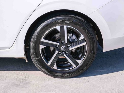 Used 2024 Nissan Sentra SV FWD image 8