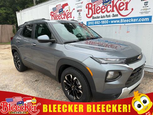 Used 2021 Chevrolet TrailBlazer LT w/ Convenience Package FWD image 1