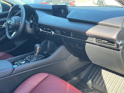 Used 2023 MAZDA MAZDA3 s image 21