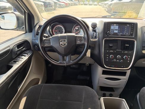 Used 2012 Dodge Grand Caravan SE FWD image 32