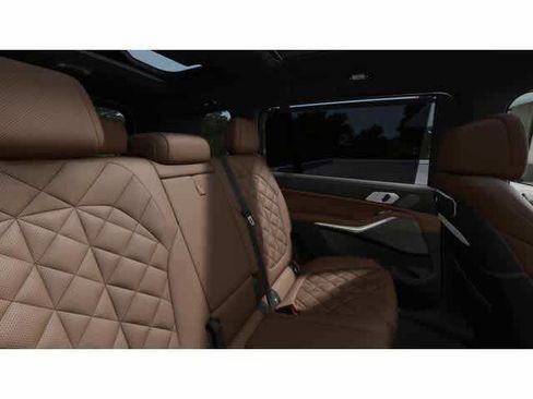 Used 2026 BMW X7 xDrive40i w/ Premium Package image 36