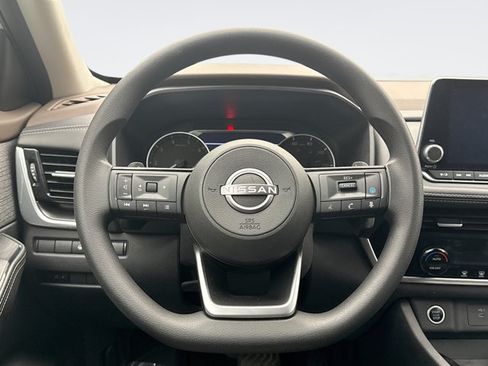 Used 2022 Nissan Rogue SV AWD/4WD image 12