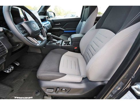 Used 2024 Toyota Tacoma TRD Sport w/ TRD Sport Upgrade Package image 11