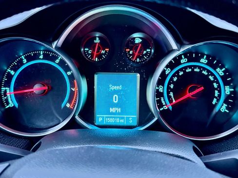 Used 2012 Chevrolet Cruze LT image 7