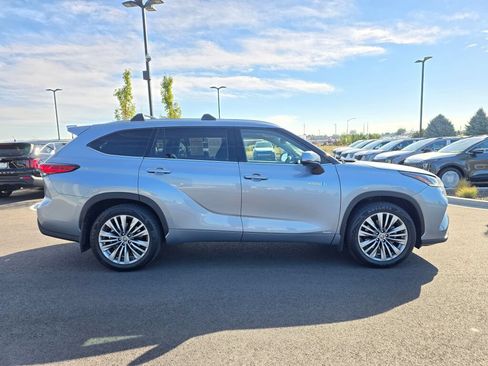 Used 2021 Toyota Highlander Platinum AWD/4WD image 7
