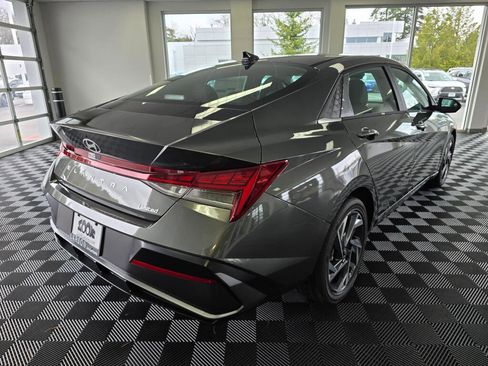 New 2026 Hyundai Elantra Limited image 4