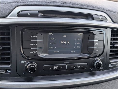 Used 2018 Kia Sorento L FWD image 13