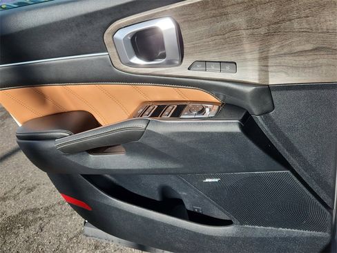 Used 2023 Kia Sorento SX Prestige image 9