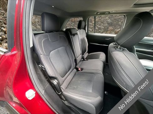 Used 2023 Jeep Grand Cherokee Laredo AWD/4WD image 20