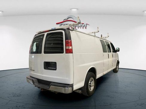 Used 2017 Chevrolet Express 2500 Extended RWD image 13