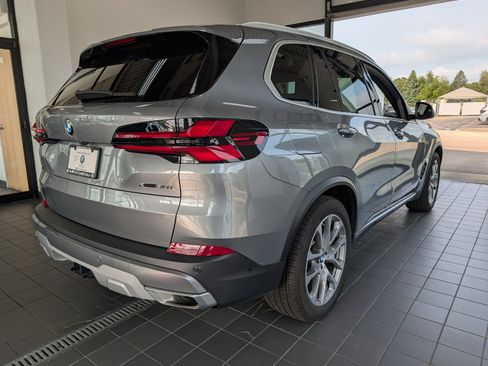 Certified 2024 BMW X5 xDrive40i w/ Premium Package AWD/4WD image 2
