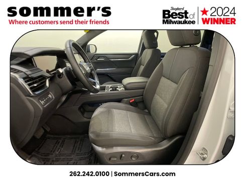 Used 2025 GMC Acadia Elevation image 9