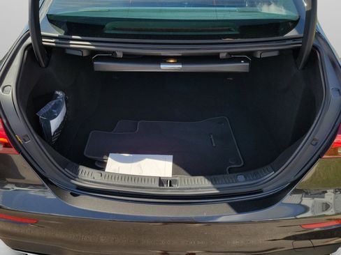 Used 2022 Mercedes-Benz E 350 Sedan image 9