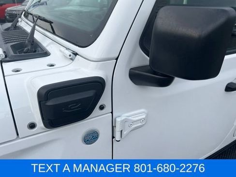Used 2023 Jeep Wrangler Unlimited Sahara w/ Cold Weather Group AWD/4WD image 14