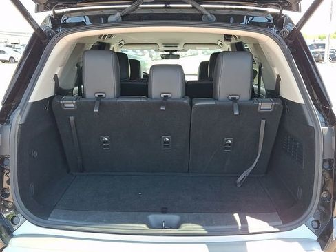 Used 2025 Nissan Pathfinder SL AWD/4WD image 29