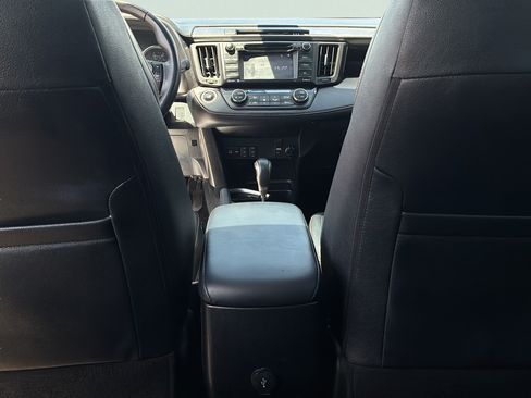 Used 2018 Toyota RAV4 SE w/ Power Extra Value Package FWD image 26