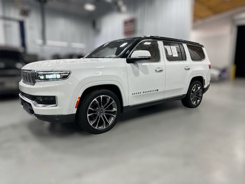 Used 2022 Jeep Grand Wagoneer Series III w/ Rear Seat Video Group 1 image 1