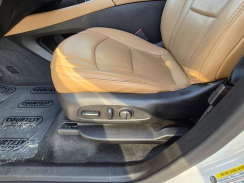 Used 2018 Buick Enclave Essence FWD image 22