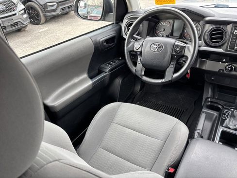Used 2018 Toyota Tacoma SR image 13