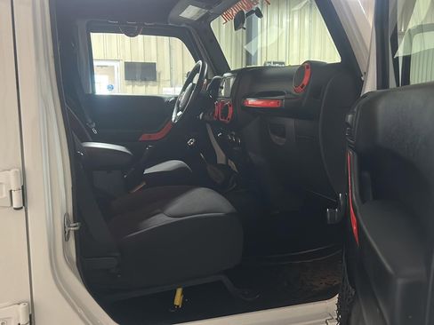 Used 2014 Jeep Wrangler Unlimited Sport w/ Max Tow Package image 11