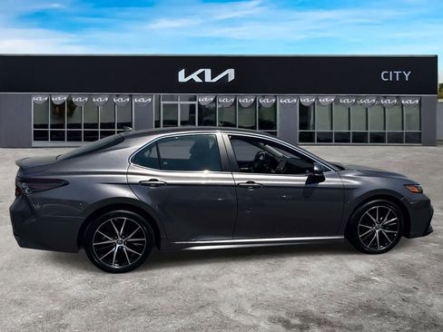Used 2023 Toyota Camry SE AWD/4WD image 8