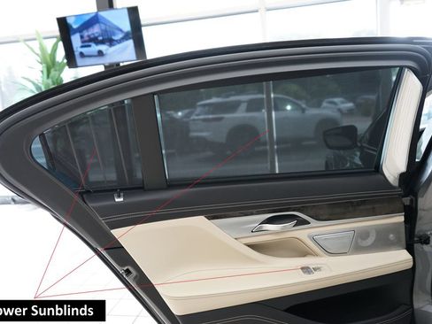 Used 2018 BMW 750i xDrive AWD/4WD image 57