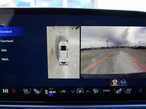 New 2026 Chevrolet Equinox EV LT image 25