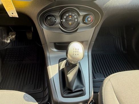 Used 2015 Ford Fiesta S image 27