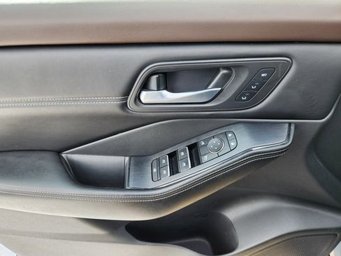 Certified 2022 Nissan Rogue SL w/ SL Premium Package image 18