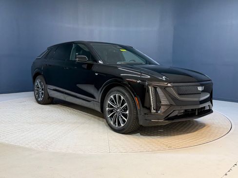 New 2026 Cadillac Lyriq Sport AWD/4WD image 7