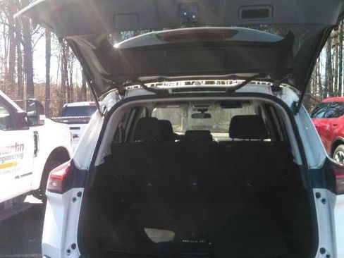 Used 2023 Nissan Rogue S image 8