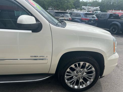 Used 2014 GMC Yukon XL Denali AWD/4WD image 8
