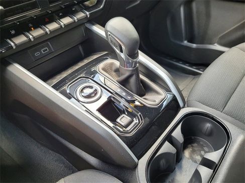 Used 2024 Chevrolet Colorado LT w/ LT Convenience Package image 33