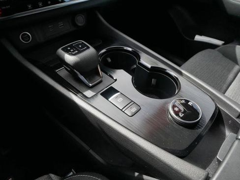 Certified 2022 Nissan Rogue SV image 17