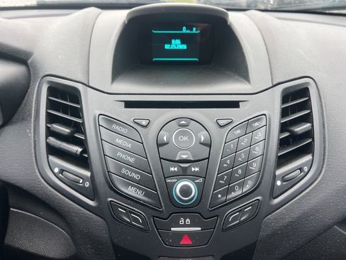 Used 2015 Ford Fiesta SE image 26