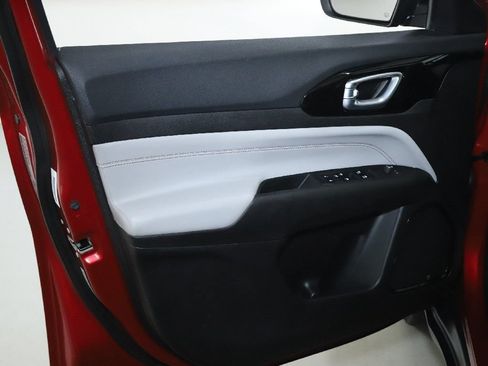 Used 2025 Jeep Compass Limited AWD/4WD image 15