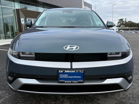 Certified 2025 Hyundai Ioniq 5 SE image 8