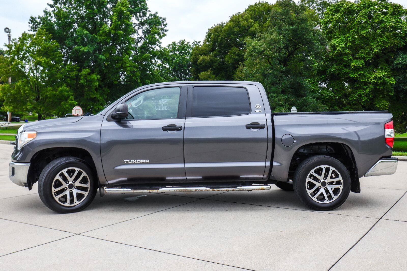 Used 2017 Toyota Tundra SR5 RWD image 4