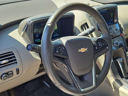 Used 2015 Chevrolet Volt FWD image 11
