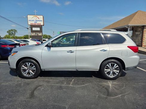 Used 2019 Nissan Pathfinder SL FWD image 3