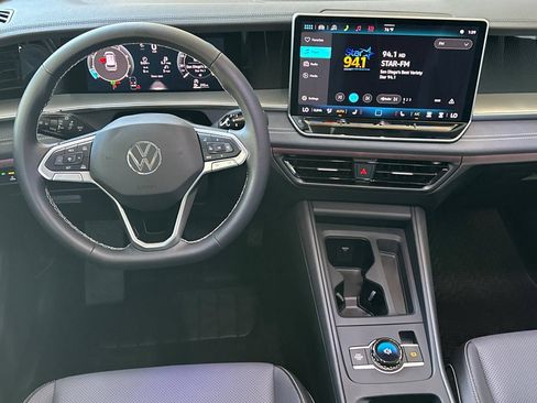 New 2026 Volkswagen Tiguan SE FWD image 12