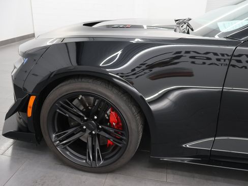 Used 2019 Chevrolet Camaro ZL1 RWD image 34