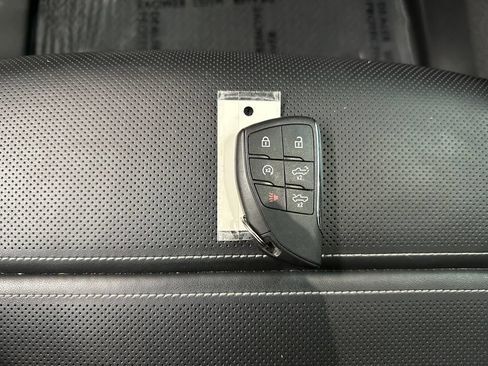 Used 2025 GMC Sierra EV Denali AWD/4WD image 37