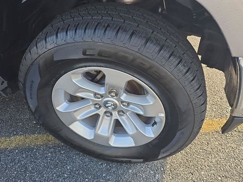 Used 2022 RAM 1500 Laramie AWD/4WD image 5